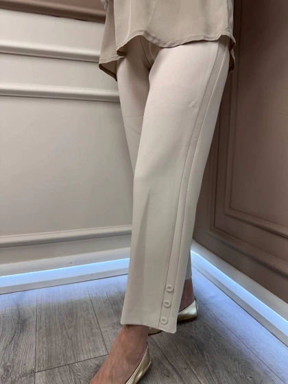 Yusuf Özdemir 25Y1393 Bej Paçası Düğme Detaylı Pantolon