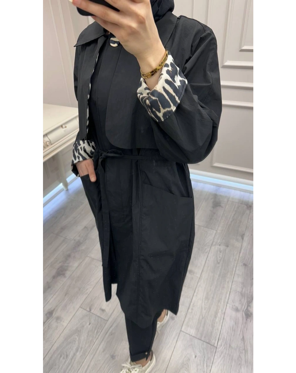 Trenç 3723 Siyah Yaka Detaylı Kap