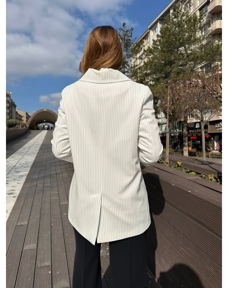 Ghisa 25YGSCKT3080 Beyaz Çizgili Ceket