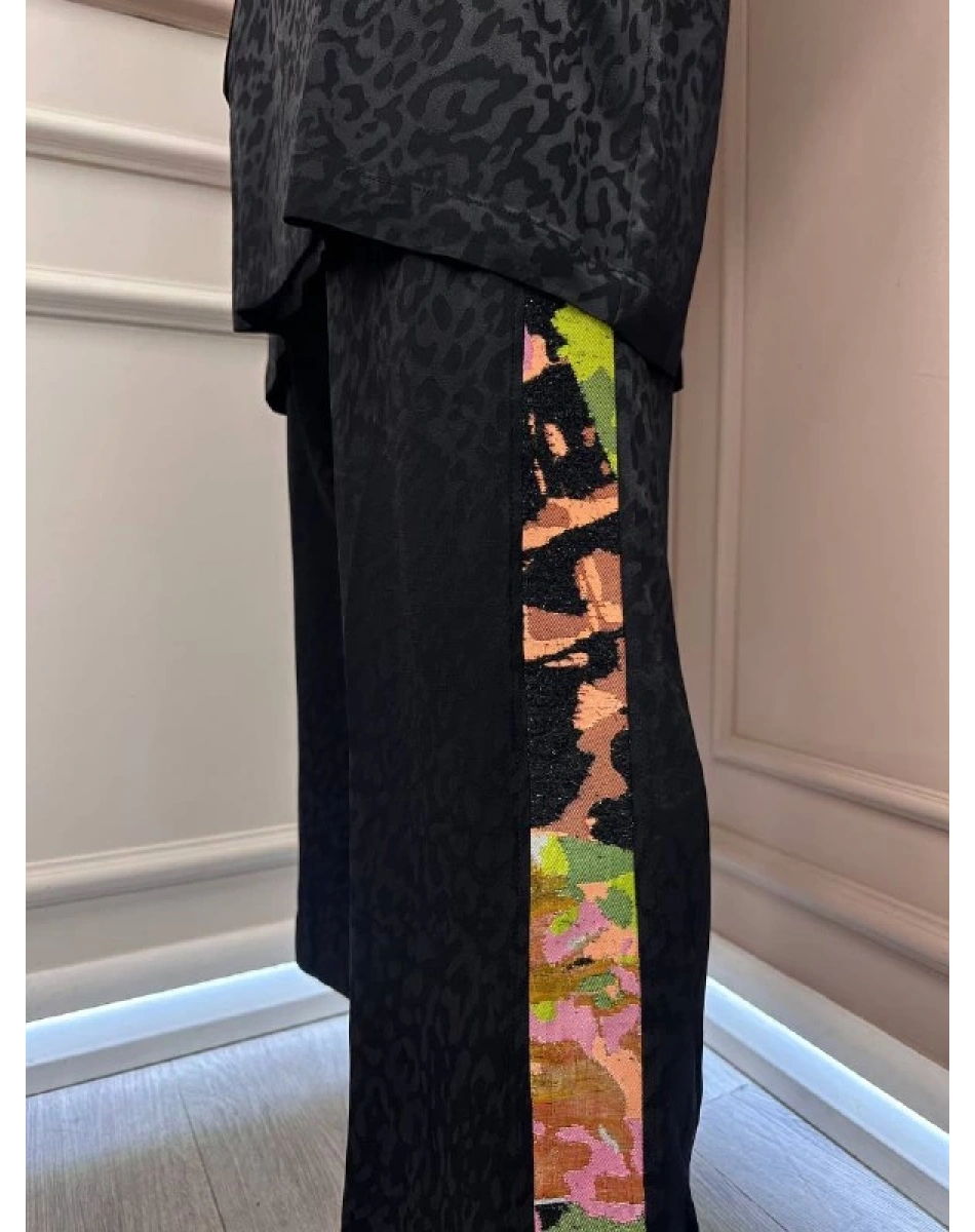 Ghisa 25YGSTKM3068 Siyah Renkli Şerit Detaylı Takım