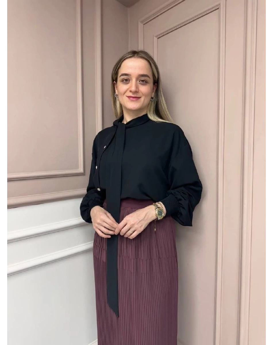 Ghisa 25YGSTNK4072 Siyah Yakası Bağlama Detaylı Tunik