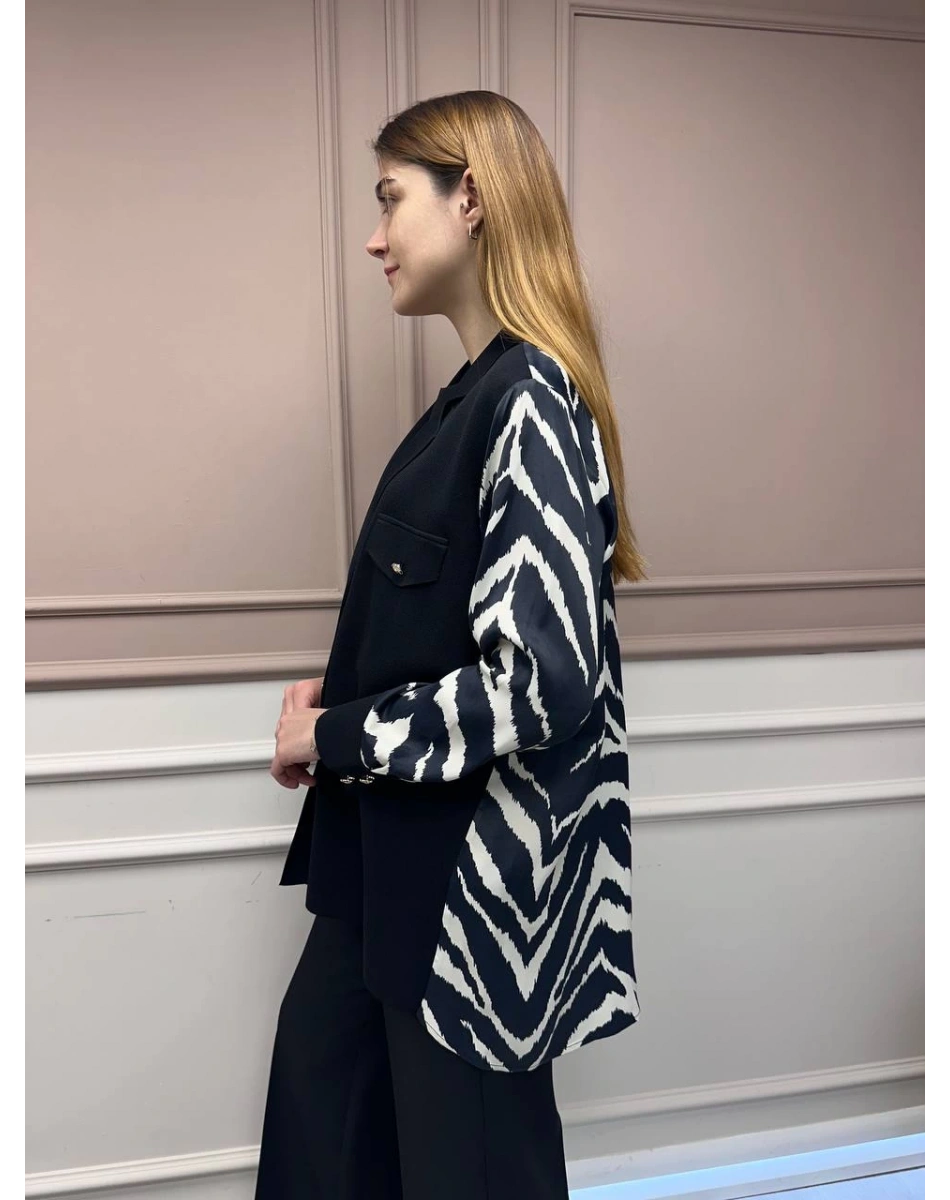 Ghisa 25YÖRCKT3137 Siyah Arkası Desenli Ceket