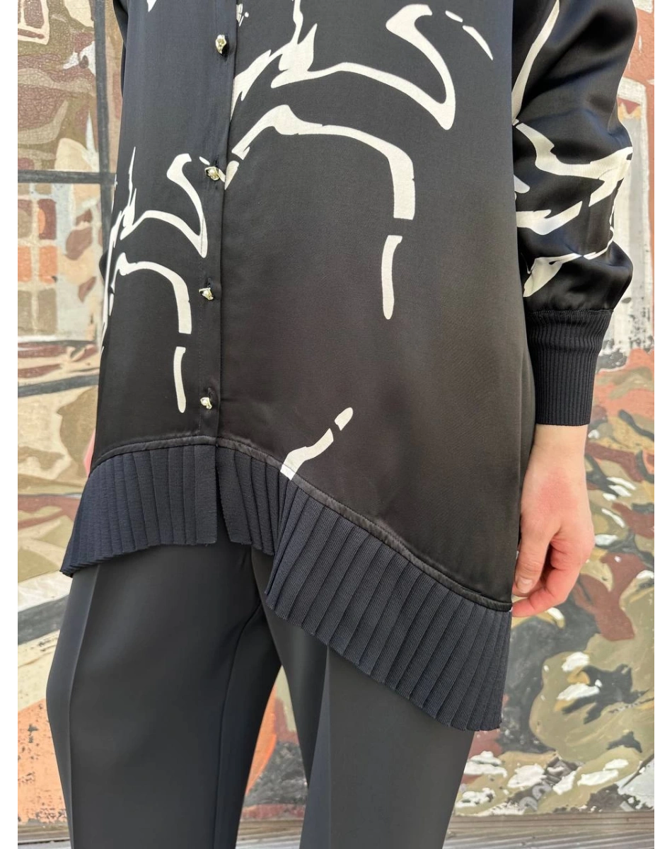 Ghisa 25YÖRHRK3164 Siyah Etek Ucu Detaylı Hırka