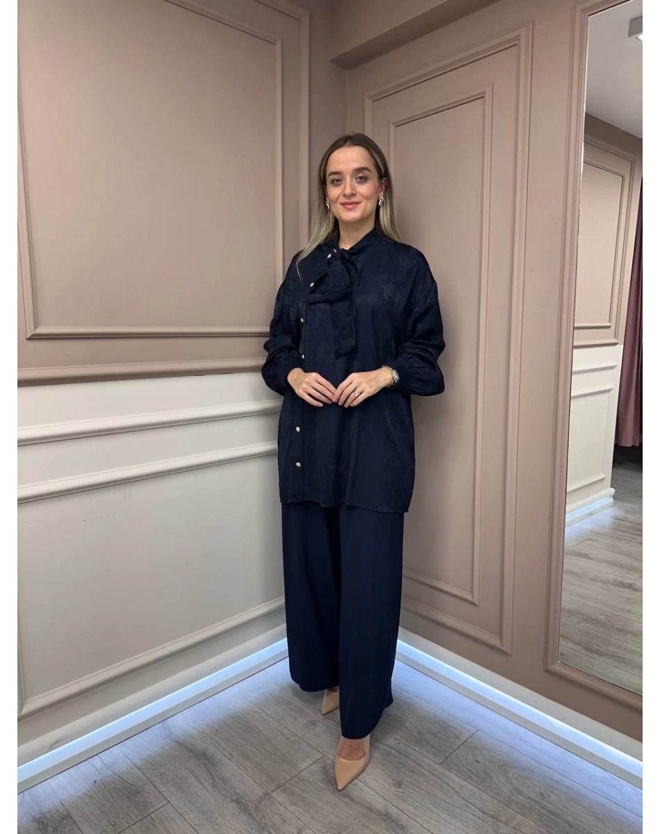 Ghisa 26KGSTKM4126 Lacivert Yakası Bağlama Detaylı Takım