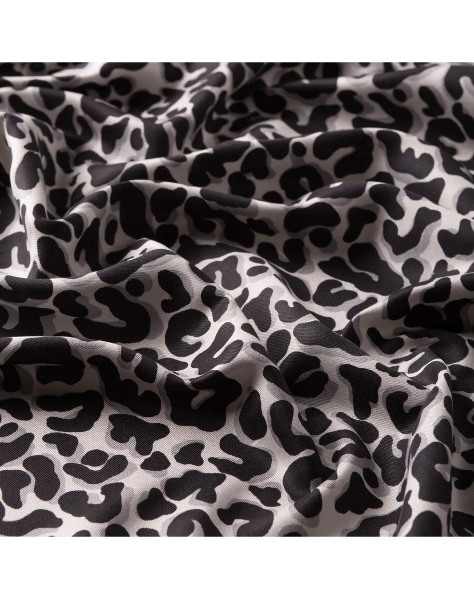 İpekevi 02452 Siyah Leopar Desenli İpek Şal