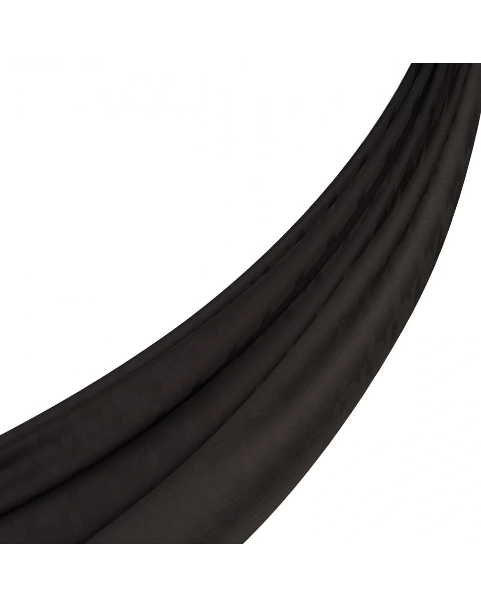 İpekevi 04390 Siyah Dört Mevsim Kazayağı Desenli Monogram Şal