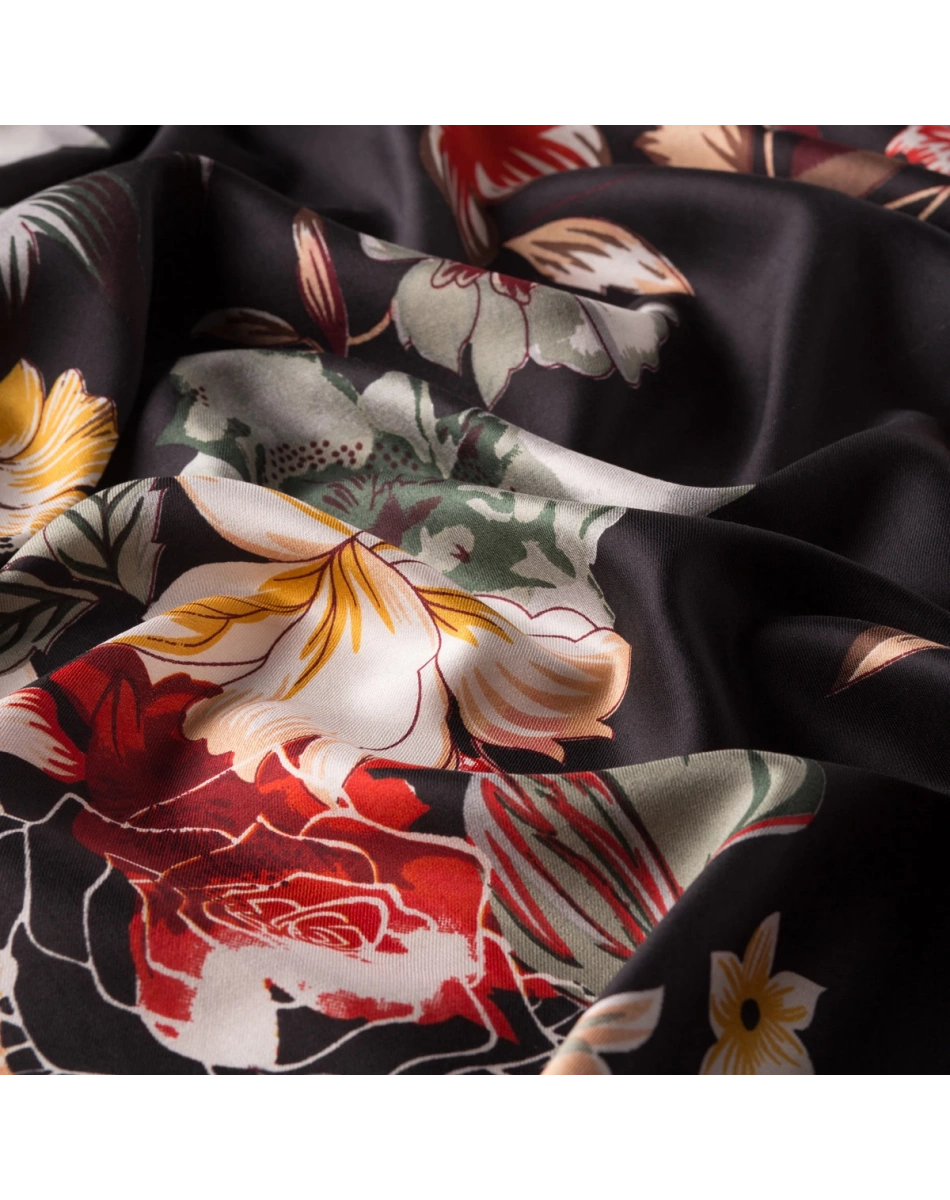 İpekevi 06436 Siyah Çöl Gülü Desenli İpek Şal