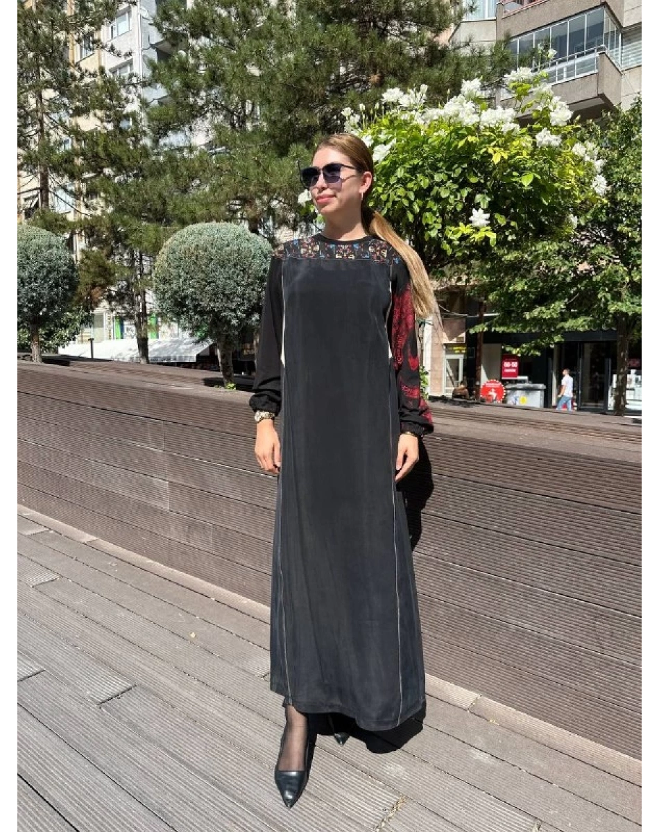 Misswhence 36818 Siyah Üst Kısmı Desenli İpek Elbise