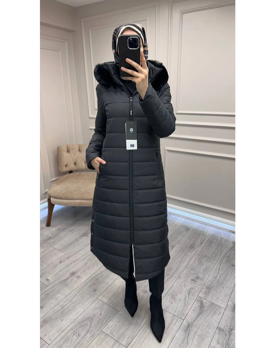 Trenç 5601 Siyah Kapüşonu Kürklü Midi Boy Şişme Kaban