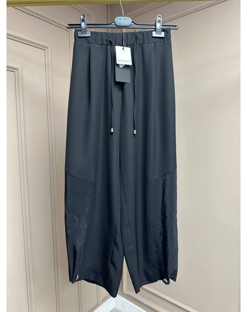 Yusuf Özdemir 25K1355 Siyah Paça Detaylı Pantolon