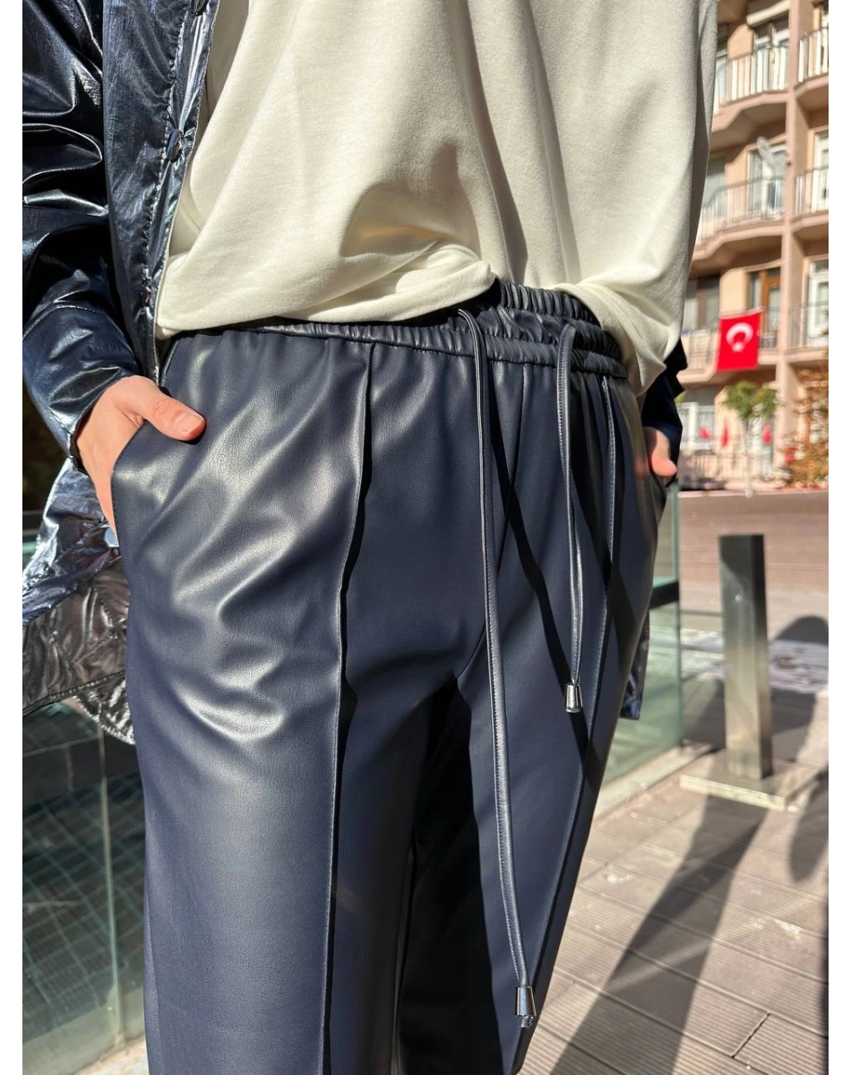 Yusuf Özdemir 25K1375 Lacivert Deri Pantolon