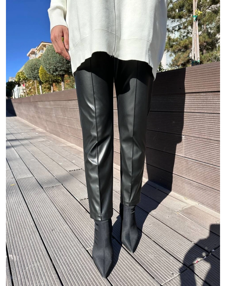 Yusuf Özdemir 25K1375 Siyah Deri Pantolon