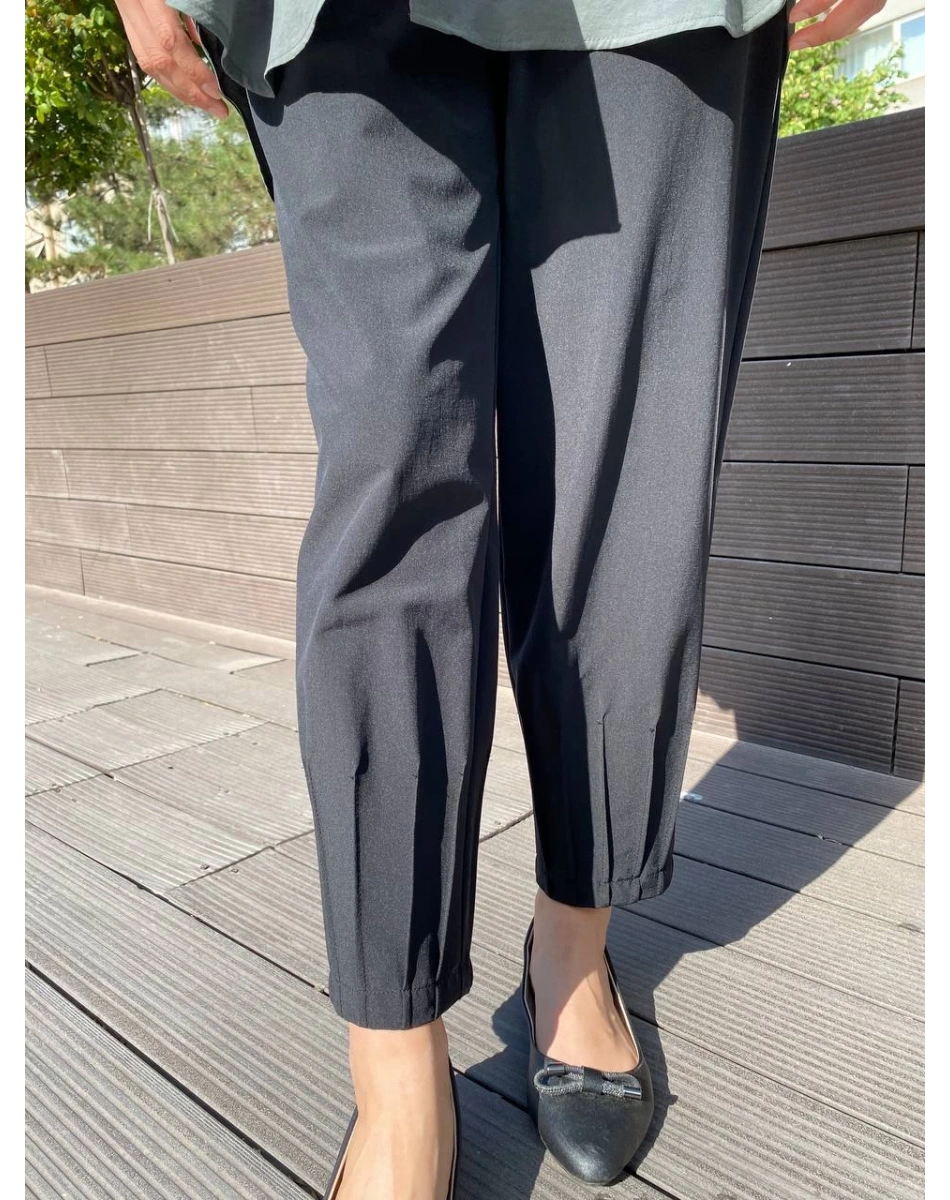 Yusuf Özdemir 25K1452 Siyah Paça Detaylı Pantolon