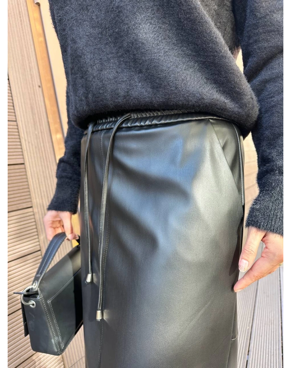 Yusuf Özdemir 25K1462 Siyah Deri Etek