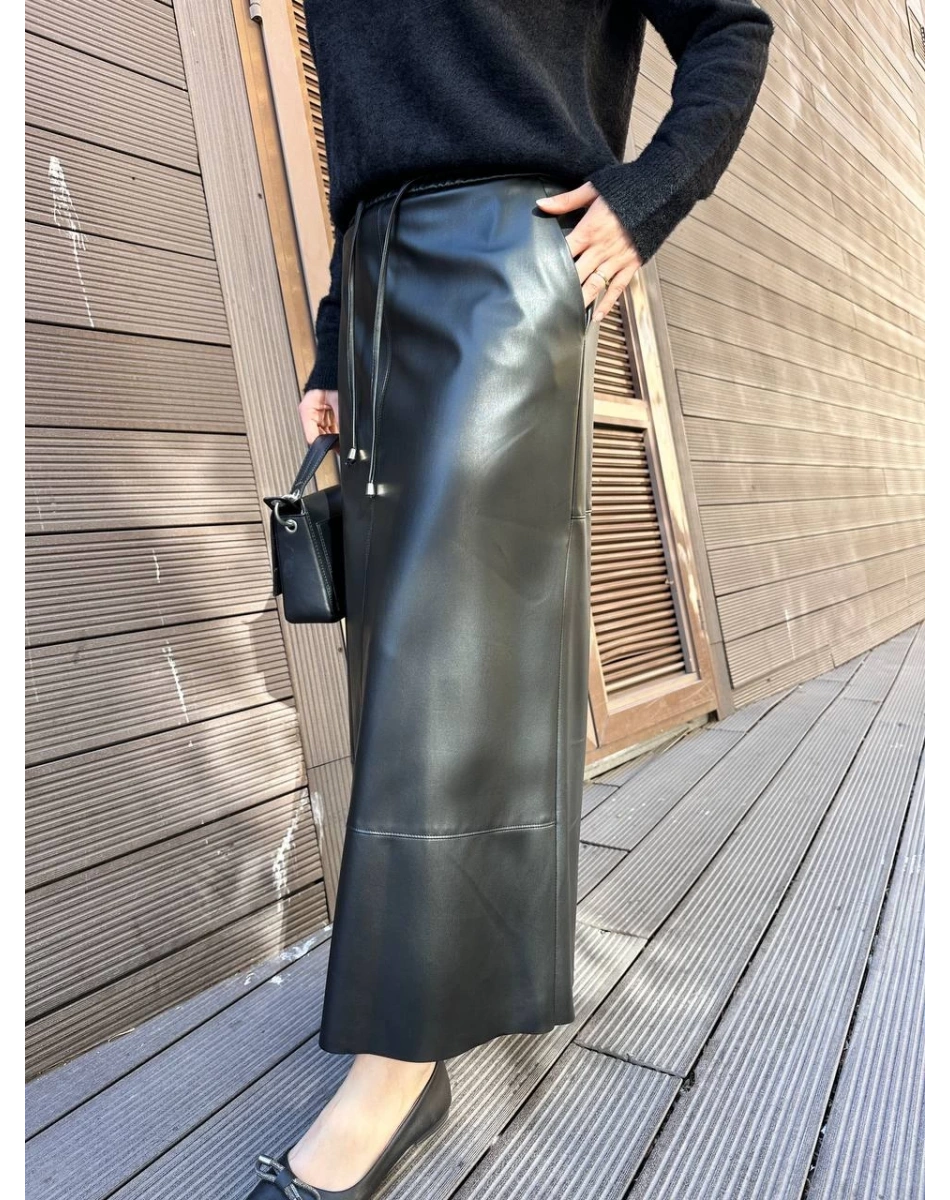 Yusuf Özdemir 25K1462 Siyah Deri Etek