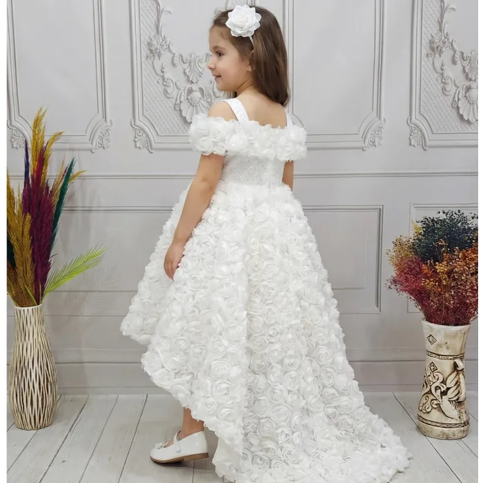 Beyaz Gül Desenli Madonna Yaka Askılı Kol Elbise Abiye