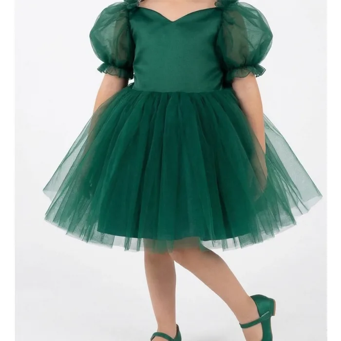 Kız Çocuk Zümrüt Yeşili Kalp Detaylı Kısa Balon Kol Kabarık Elbise