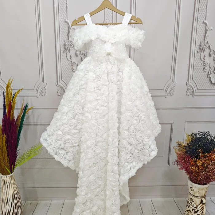 Beyaz Gül Desenli Madonna Yaka Askılı Kol Elbise Abiye