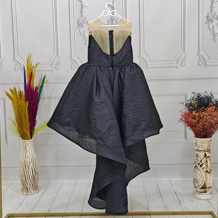 Kız Çocuk Kuyruklu Siyah Saten Parıltılı Kabarık Elbise