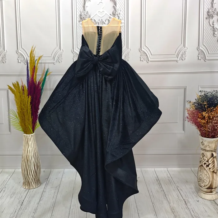 Kız Çocuk Kuyruklu Siyah Kadife Parıltılı Kabarık Elbise