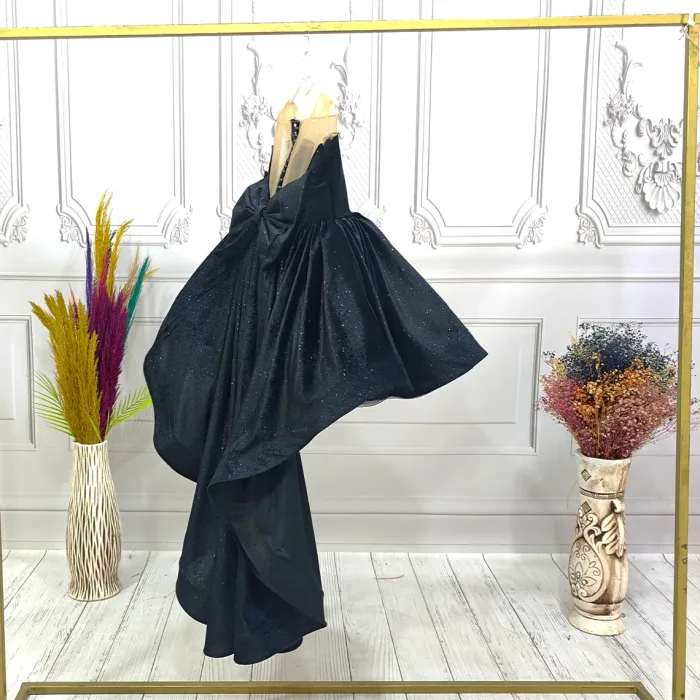Kız Çocuk Kuyruklu Siyah Kadife Parıltılı Kabarık Elbise