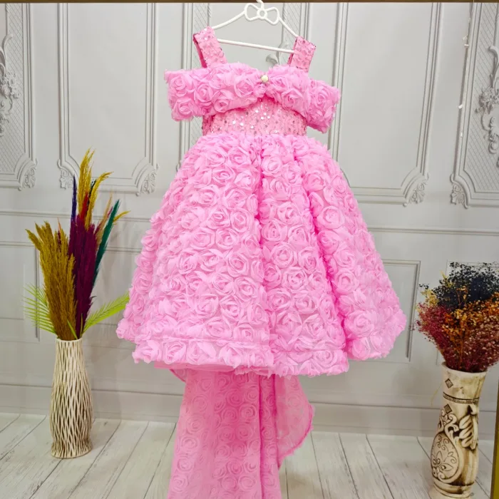 Pembe Gül Desenli Madonna Yaka Askılı Kol Elbise Abiye