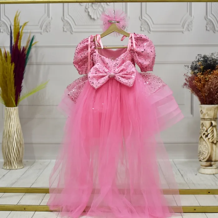 Kız Çocuk Şeker Pembesi Kuyruklu Boncuklu Payetli Uzun Kol Kabarık Elbise