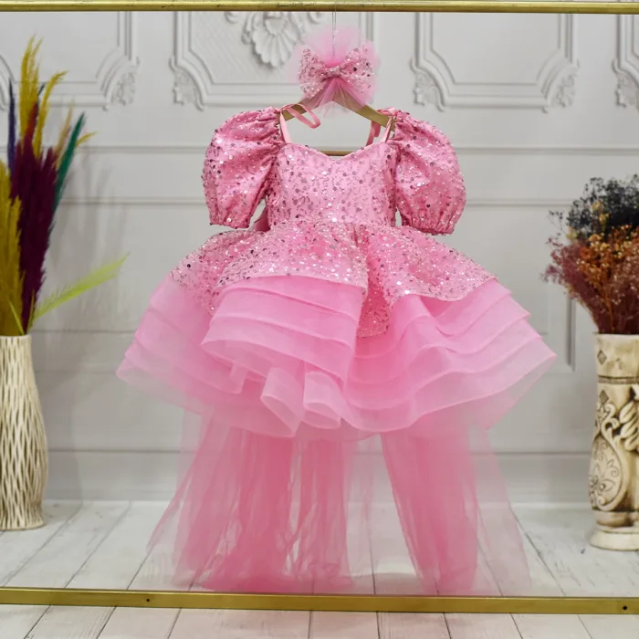 Kız Çocuk Şeker Pembesi Kuyruklu Boncuklu Payetli Uzun Kol Kabarık Elbise