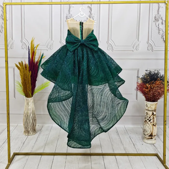 Kız Çocuk Zümrüt Yeşili Dalgalı Parıltılı Kuyruklu Elbise Abiye