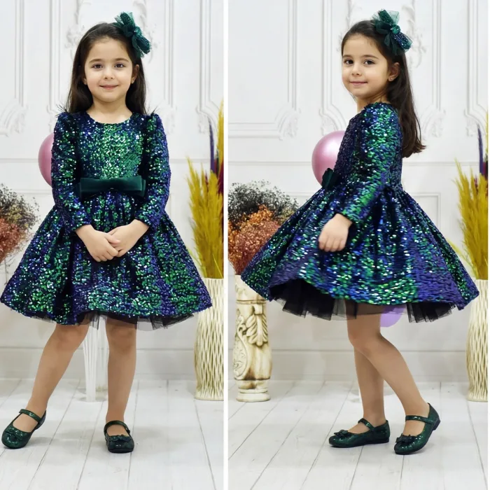 Kız Çocuk Zümrüt Yeşili Hologram Omuz Tül Detaylı Uzun Kol Elbise