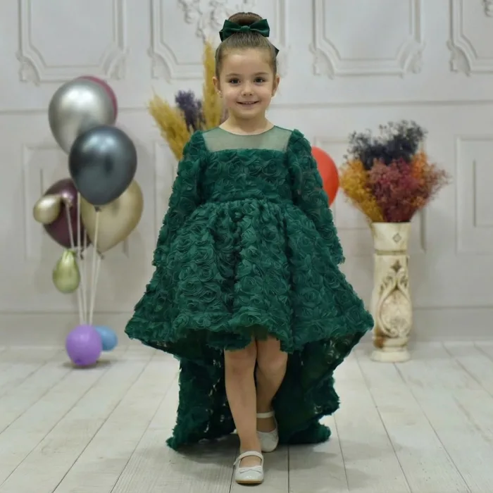 Zümrüt Yeşili Şefaff Gül Desenli Kuyruklu Uzun Kol Elbise Abiye