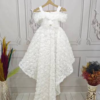 Beyaz Gül Desenli Madonna Yaka Askılı Kol Elbise Abiye