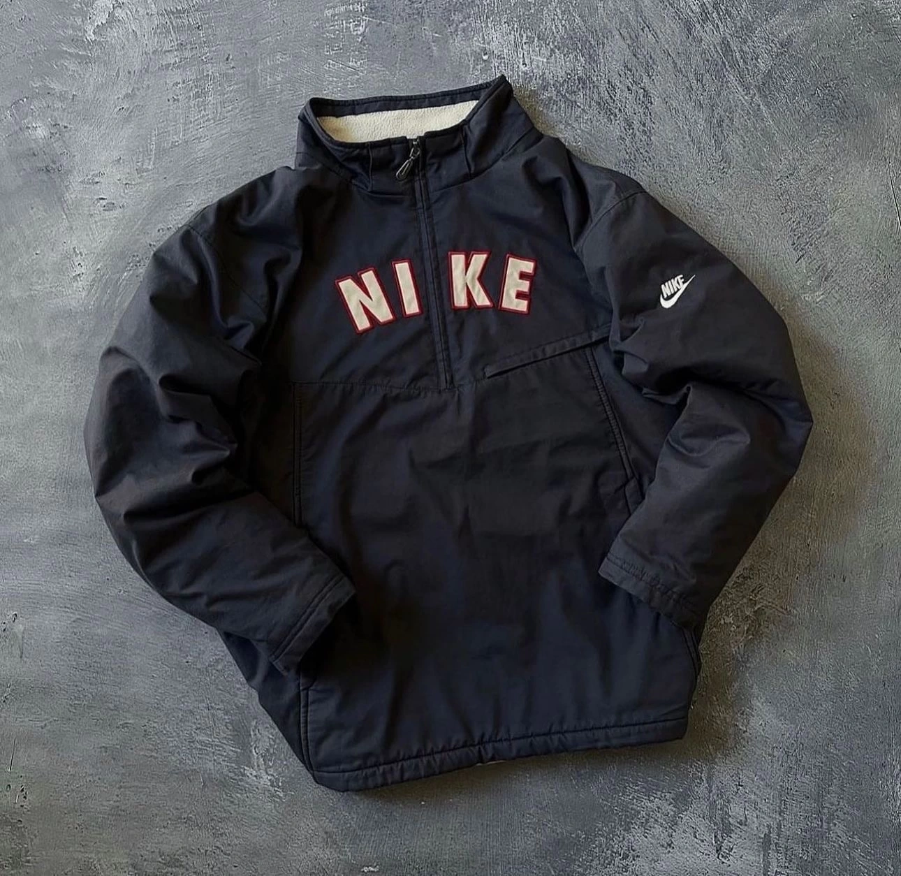 Nakışlı İçi Polarlı Sweatshirt