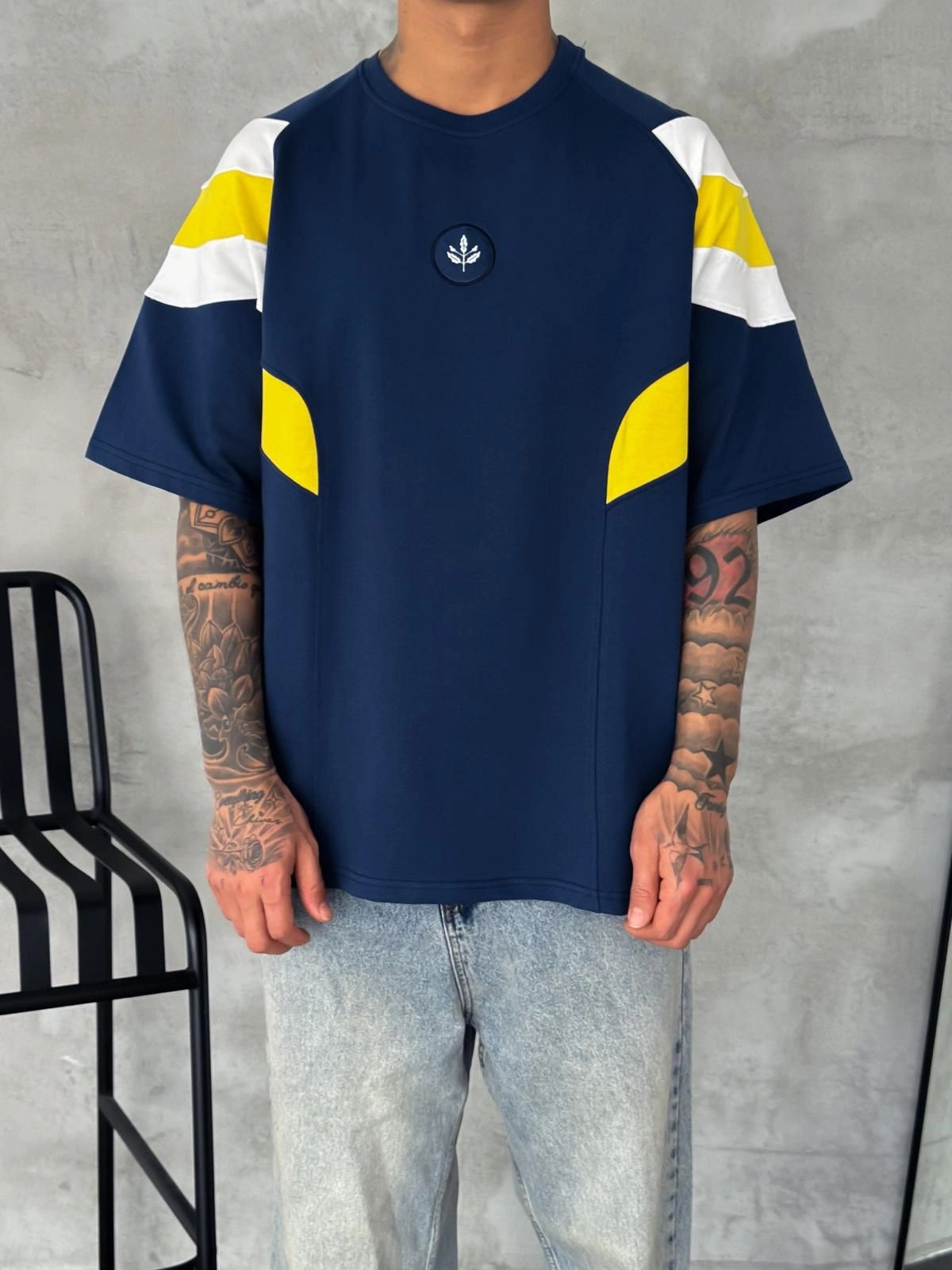 Tarafta Nakış Detay Tshirt