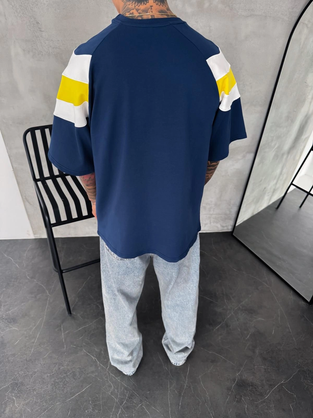 Tarafta Nakış Detay Tshirt