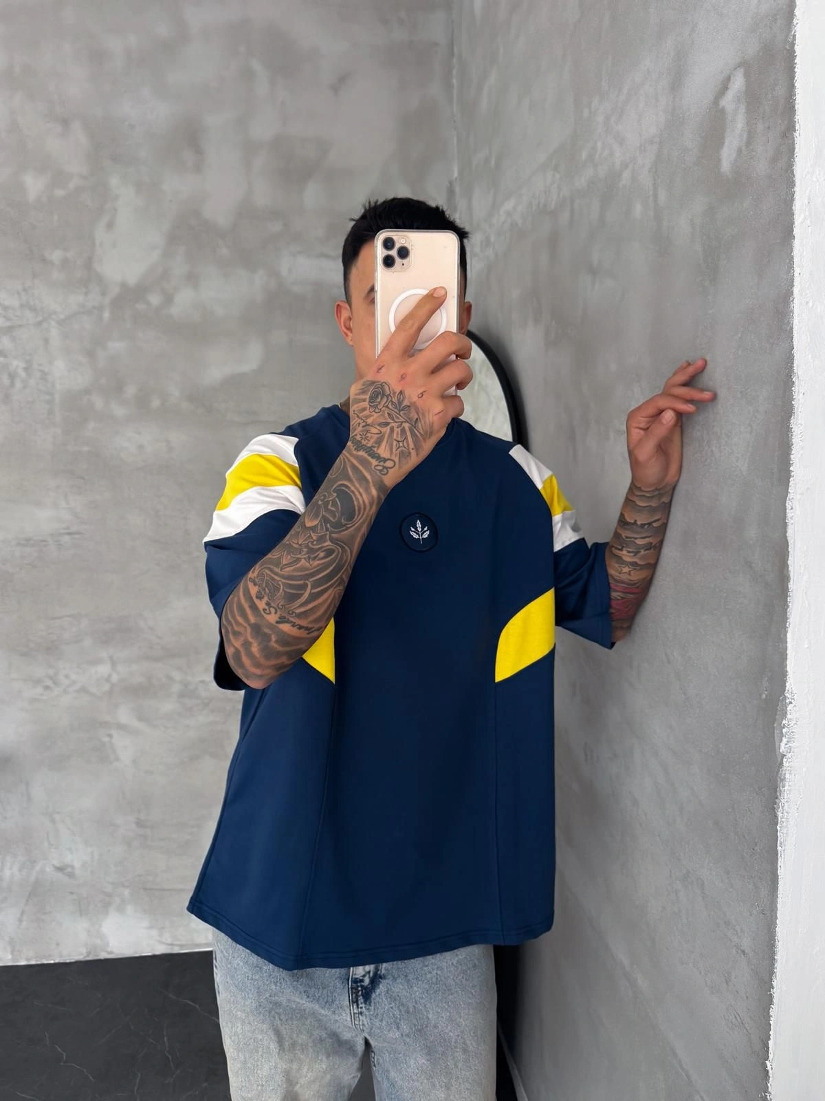 Tarafta Nakış Detay Tshirt