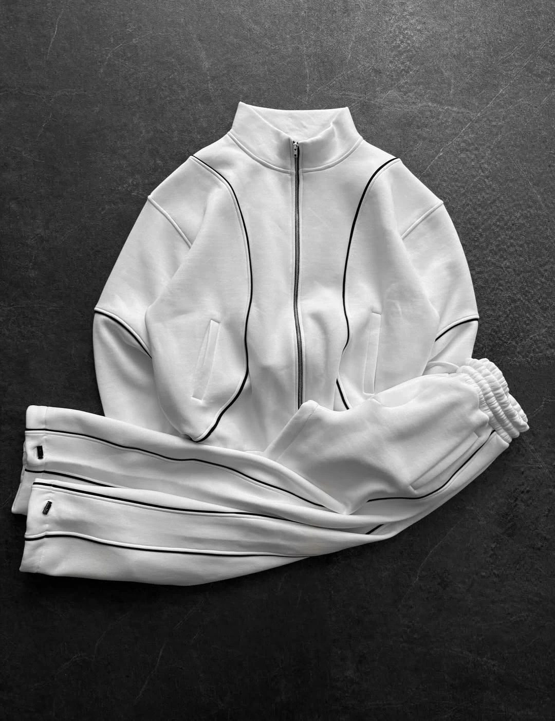 Orta Şerit Detay Eşofman Takım Beyaz