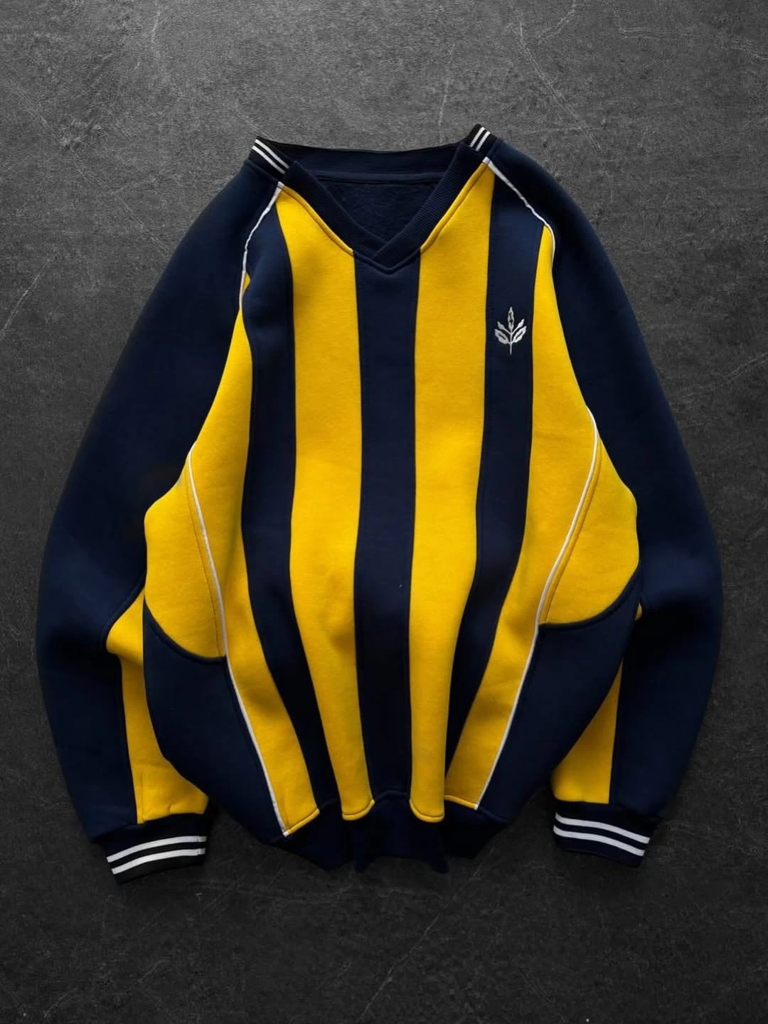 V Yaka Taraftar Sweatshirt - FB