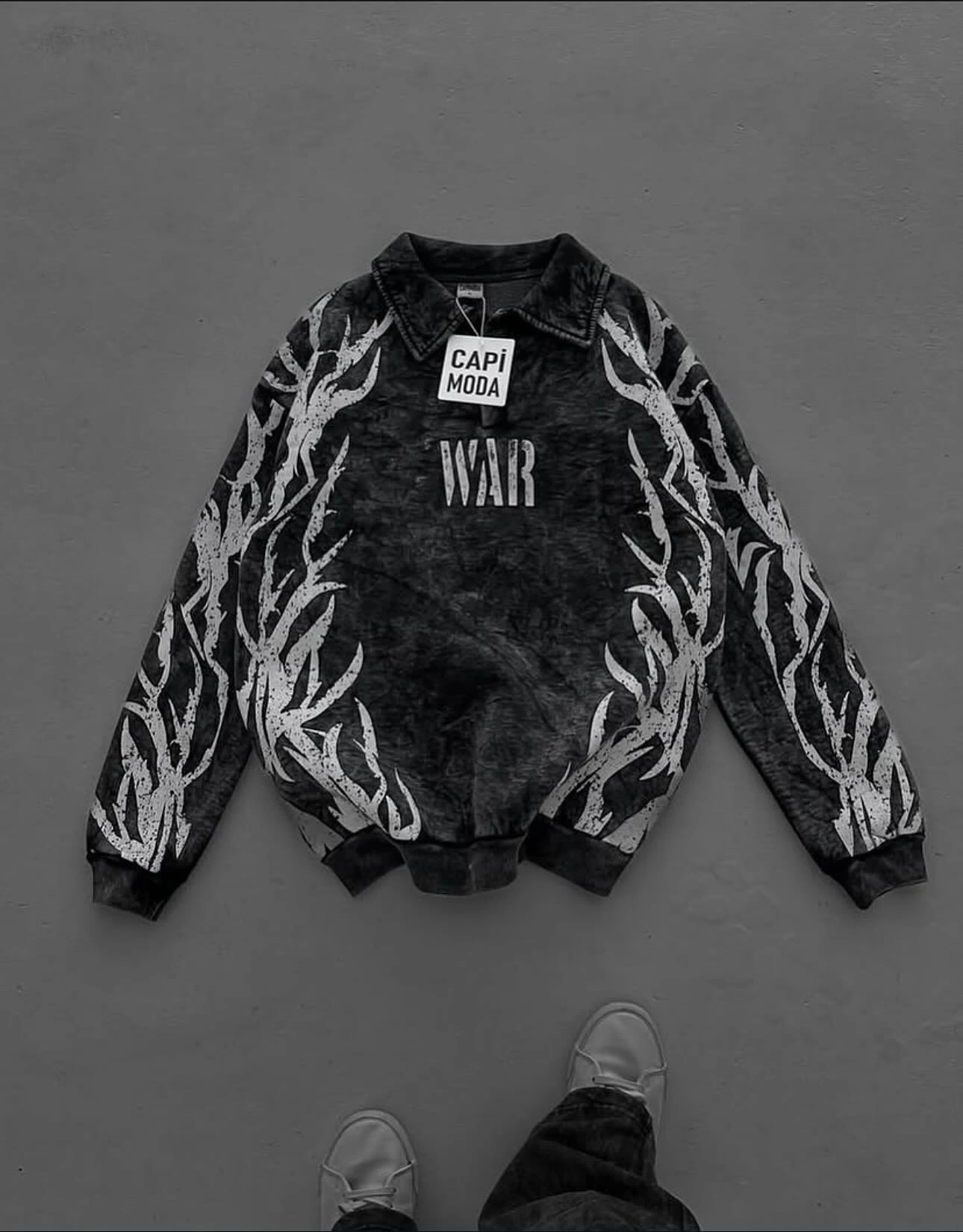 War Yıkamalı Oversize Sweatshirt
