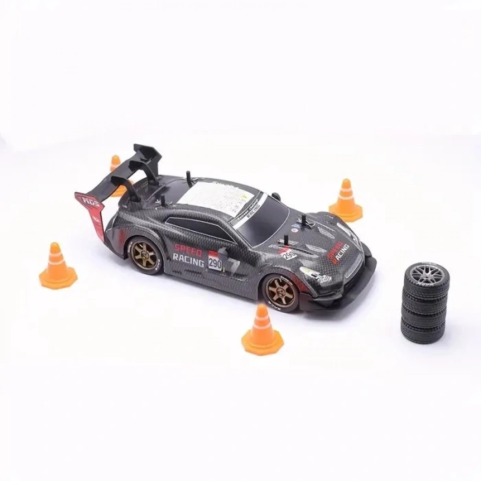 1:16 Hızlı Drift Şarjlı Siyah Spor Araba 4x4 RC Uzaktan kumandalı Yarış Aracı 40 Km/s Hızında Hediyelik Oyuncak