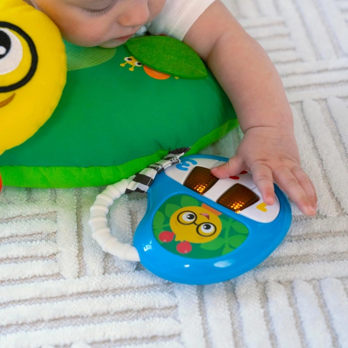 Baby Einstein Cal-A-Pillow Yüz Üstü Geçirilen Zaman Çok Duyusal Aktivite Oyuncakları