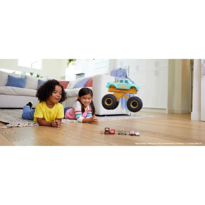 Disney Pixar Arabalar Cars Akrobat Ivy Karakter Aracı HMD76