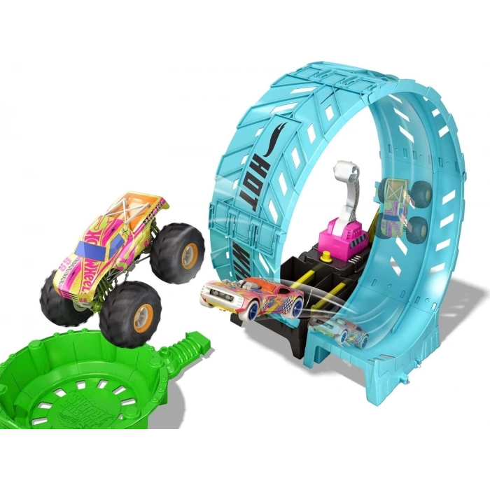 Hot Wheels Monster Trucks Karanlıkta Parlayan Çemberde Yarış Seti HBN02