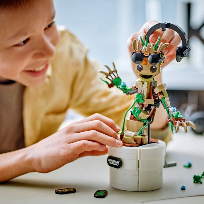 LEGO Marvel Dans Eden Groot 76297 – 10 Yaş ve Üzeri Yaratıcı Oyuncak Model Yapım Seti (459 Parça)