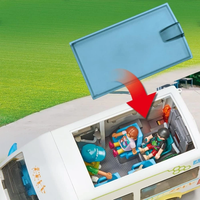 Playmobil City Life 71329 Okul Otobüsü, Sürgülü Kapılı Büyük Okul Otobüsü, Tekerlekli Sandalye İçin Katlanabilir Rampa ve 5 Figür İçin Yer, 4 Yaşından Büyük Çocuklar İçin Oyuncak