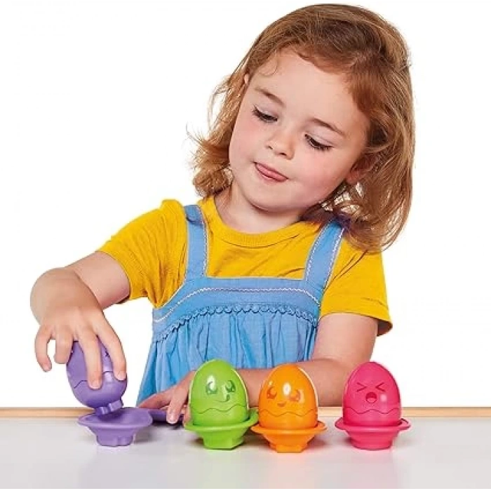 TOMY E73082 Toomies Hide and Squeak Yumurta ve Kaşık Set, Çok Renkli