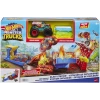 Hot Wheels Monster Trucks Patlama İstasyonu Oyun Seti ve 1 adet 1:64 ölçekli HW Demo Derby ile 3 adet parçalanabilen araba, fırlatıcı, efsane ezme ve çarpma eğlencesi, 4-8 yaş HFB12
