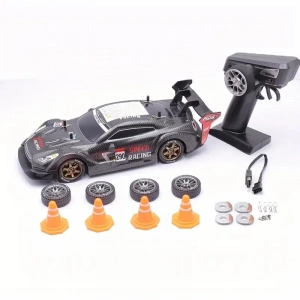 1:16 Hızlı Drift Şarjlı Siyah Spor Araba 4x4 RC Uzaktan kumandalı Yarış Aracı 40 Km/s Hızında Hediyelik Oyuncak