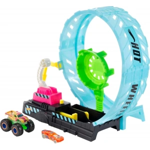 Hot Wheels Monster Trucks Karanlıkta Parlayan Çemberde Yarış Seti HBN02