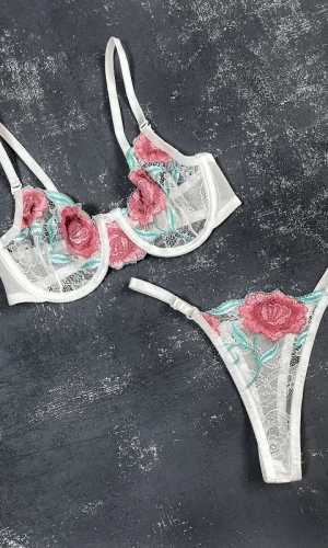 Rose Detailed Underwire Bra Set